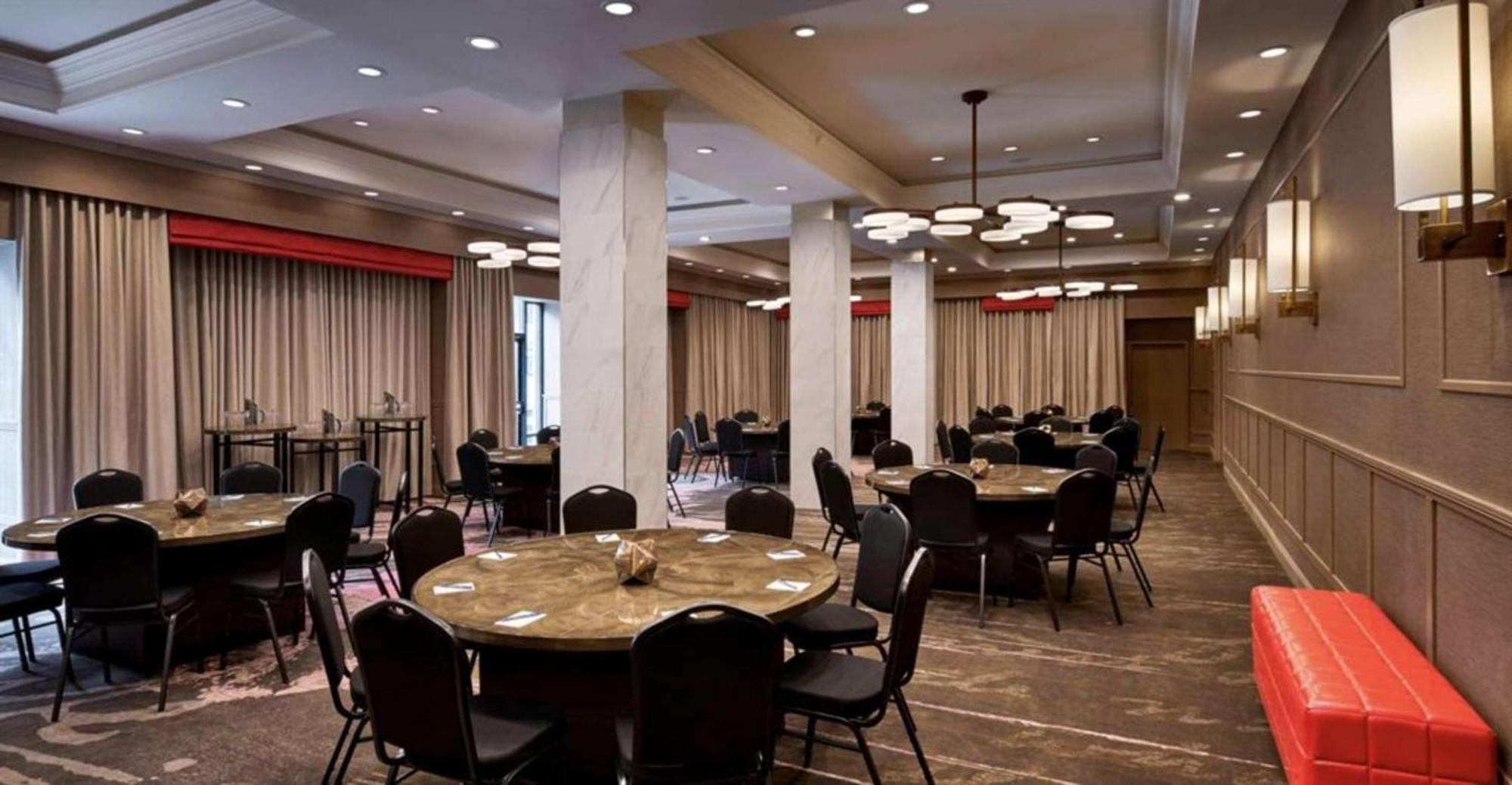 Sonesta Hotel Baltimore Inner Harbor Exterior photo