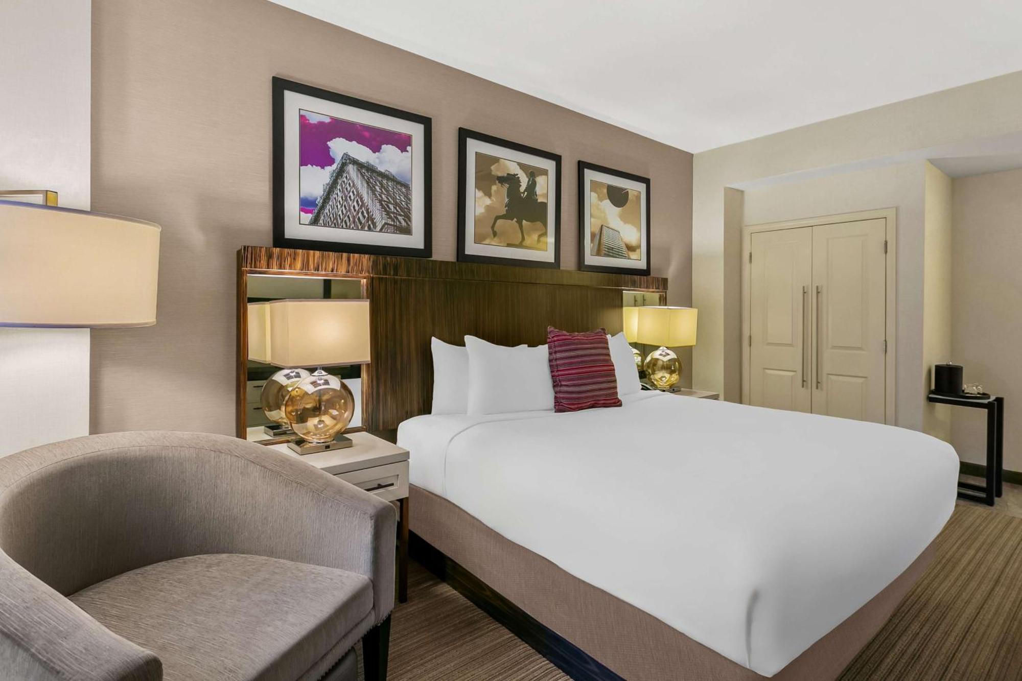 Sonesta Hotel Baltimore Inner Harbor Exterior photo